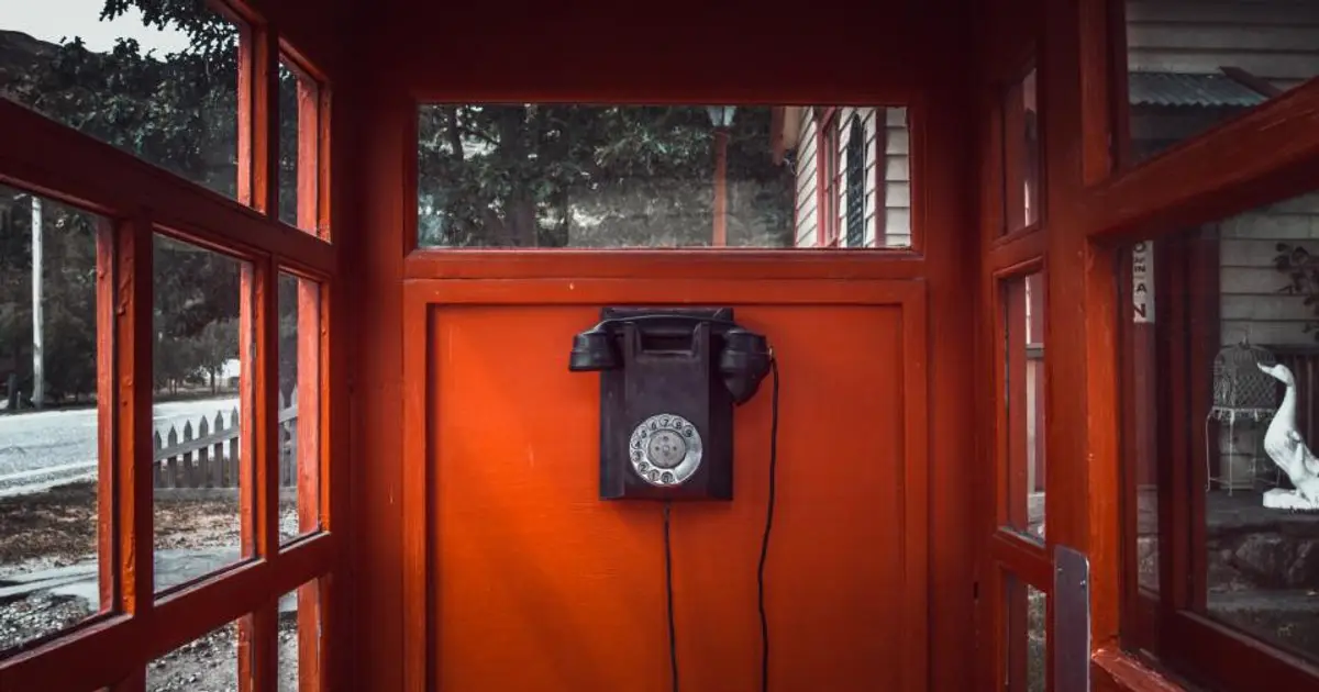 Dedicated numbers vs shared numbers vs sender IDs